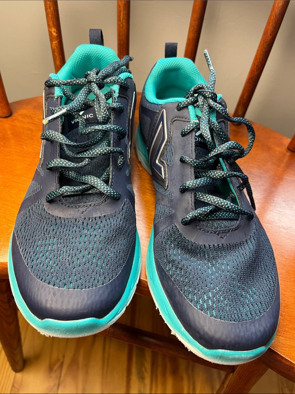 VIONIC Brisk Miles Women’s Sneakers Blue Teal Ombre Athletic Walking Shoes 8.5 - Picture 3 of 11